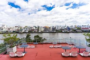 Amdaeng Bangkok Riverside Hotel