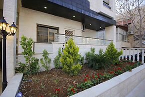 Aqarco Shmaisani Apartment