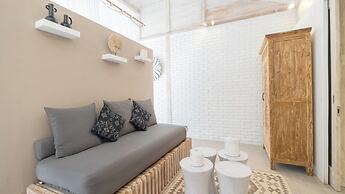 Villa Little Mannao by Villa Finder