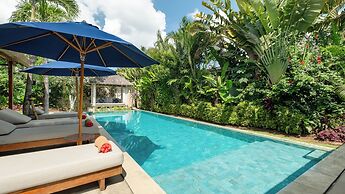 Villa Little Mannao by Villa Finder