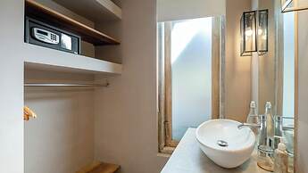 Villa Little Mannao by Villa Finder
