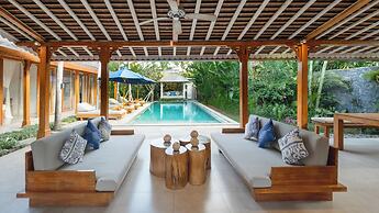 Villa Little Mannao by Villa Finder