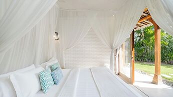 Villa Little Mannao by Villa Finder