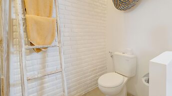 Villa Little Mannao by Villa Finder