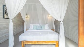 Villa Little Mannao by Villa Finder