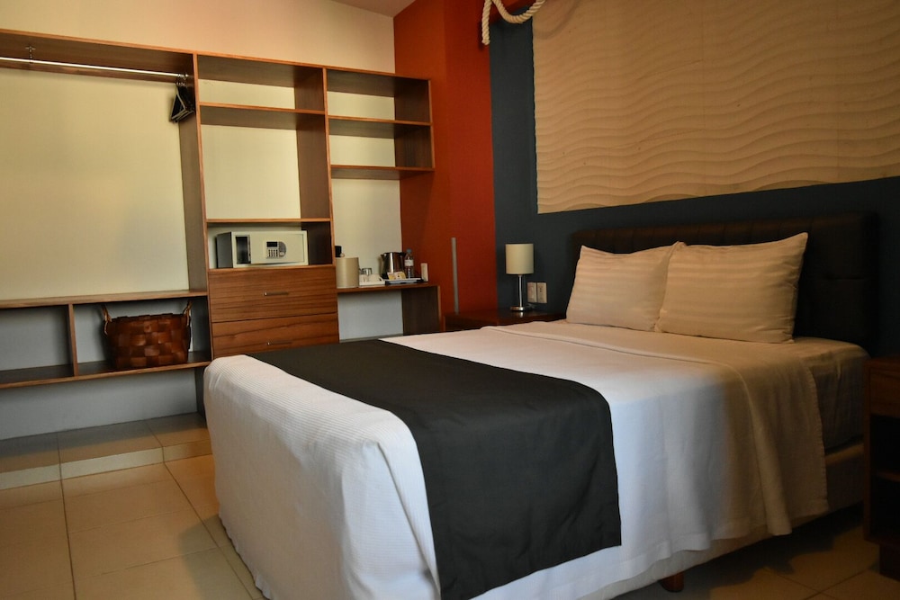 Hotel Clipperton