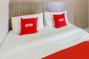 OYO 89985 Js Hotel