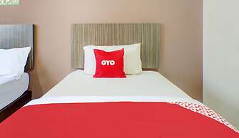 OYO 89985 Js Hotel