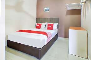 OYO 89985 Js Hotel
