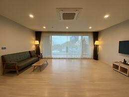 New Donghae Hotel