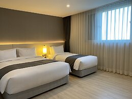 New Donghae Hotel
