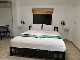 Phratamnak Inn