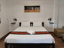 Phratamnak Inn