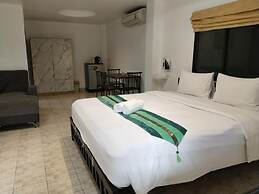 Phratamnak Inn