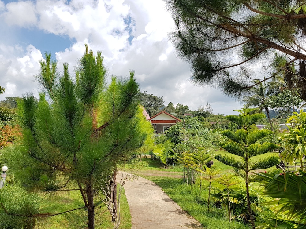 Baan Phanawan Resort