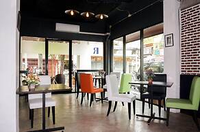 Ratana Hotel