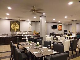 Ratana Hotel