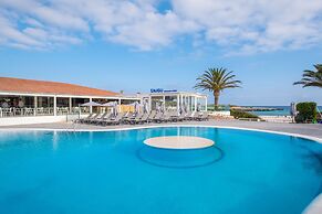 Fergus Style Carema Beach