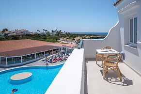 Fergus Style Carema Beach