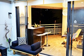 Shunya Apartment