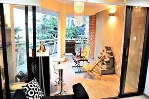Shunya Apartment