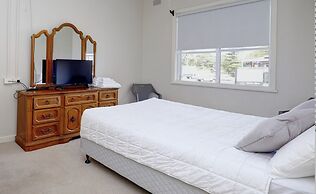 Lakes and Ocean Hotel Forster