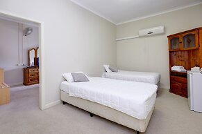Lakes and Ocean Hotel Forster