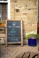 Traquair Arms Hotel