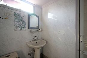 OYO 7147 Hotel Madhur Regency