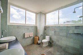 Levi Villa