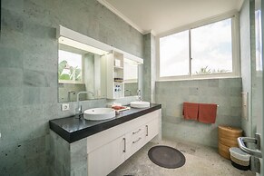Levi Villa