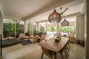 Levi Villa