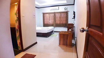Khum Nakhon Hotel