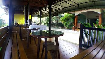 Khum Nakhon Hotel