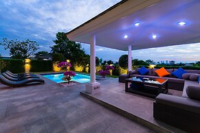 Luxury Pool Villa 604