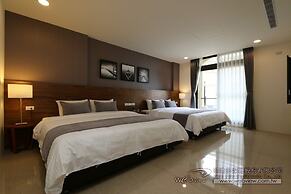 Riverbank Villa