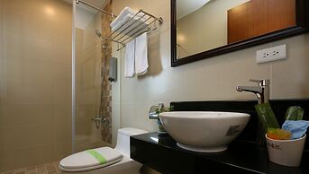 Riverbank Villa