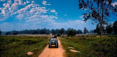Pugdundee Safaris - Kanha Earth Lodge