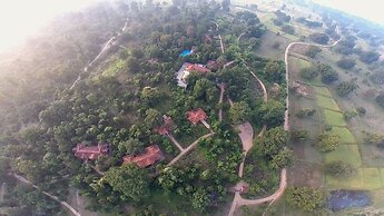 Pugdundee Safaris - Kanha Earth Lodge