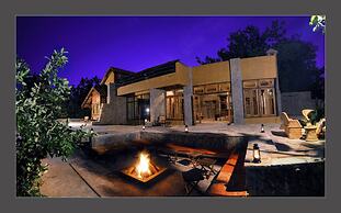 Pugdundee Safaris - Kanha Earth Lodge
