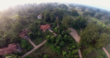 Pugdundee Safaris - Kanha Earth Lodge