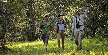 Pugdundee Safaris - Kanha Earth Lodge