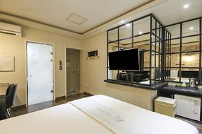 Twelve Motel