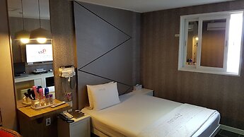 Twelve Motel