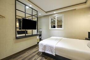 Twelve Motel
