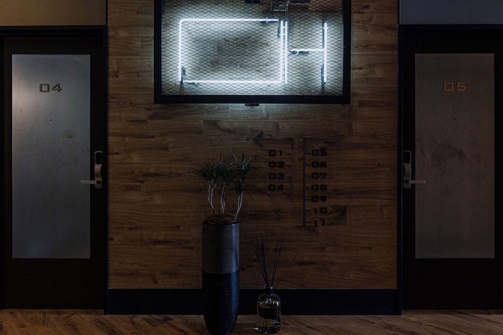 H Hotel