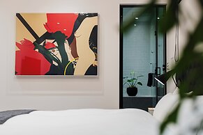 H Hotel