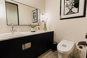 H Hotel