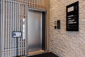 H Hotel