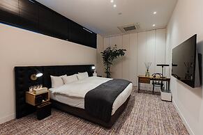 H Hotel